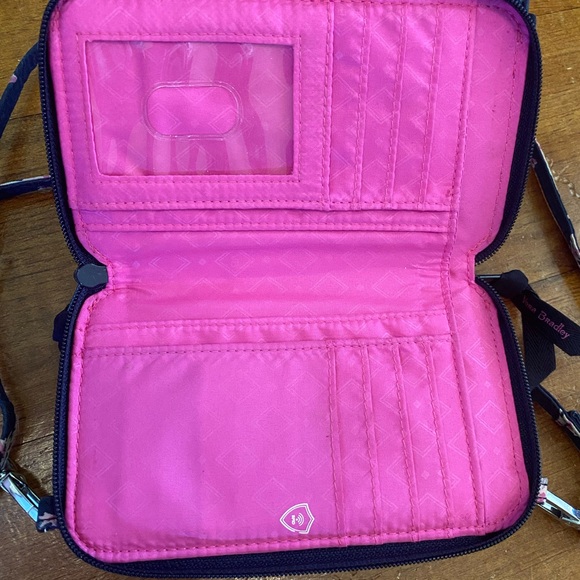 VERA BRADLEY 3 in 1 Crossbody / Wristlet Pink Flamingo Fiesta - Navy Blue - Picture 7 of 8